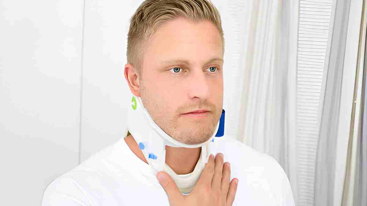 How a Cervical Traction Device Can Relieve Neck Pain and Tension